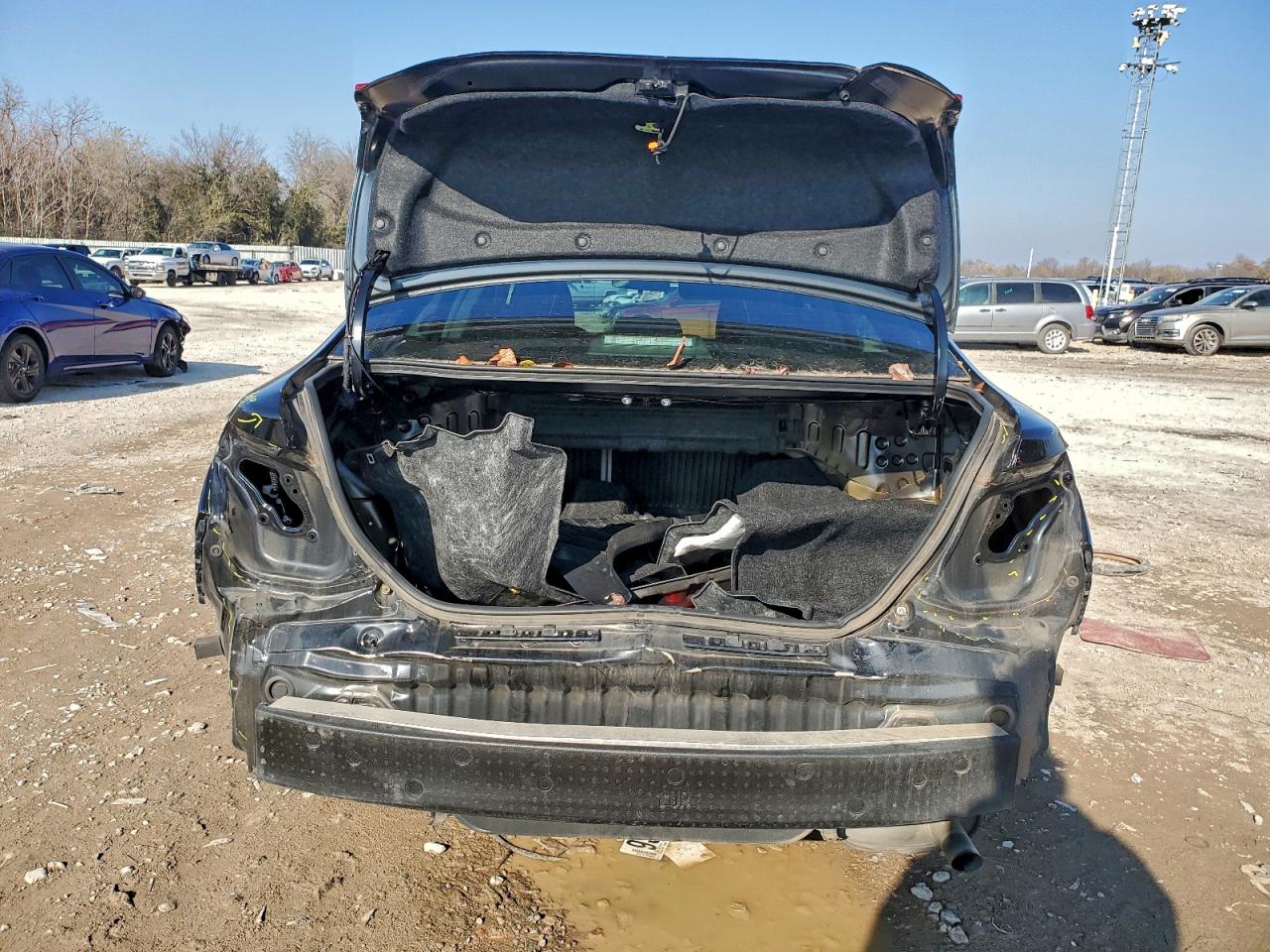 Toyota Camry L Image 10