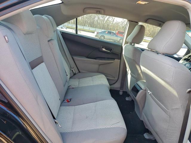 Toyota Camry L Image 8