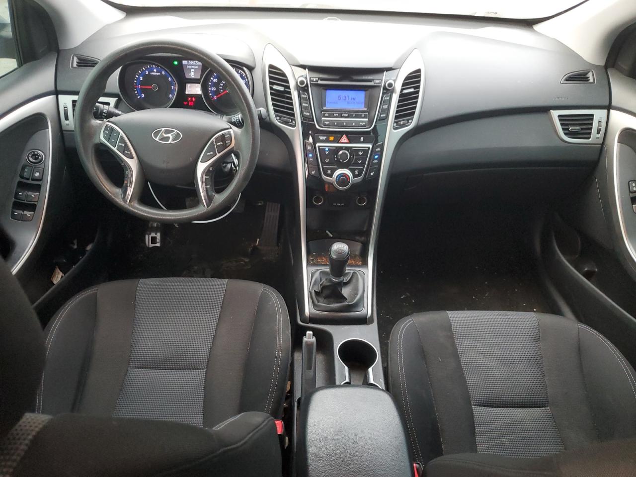 Hyundai ELANTRA Image 4