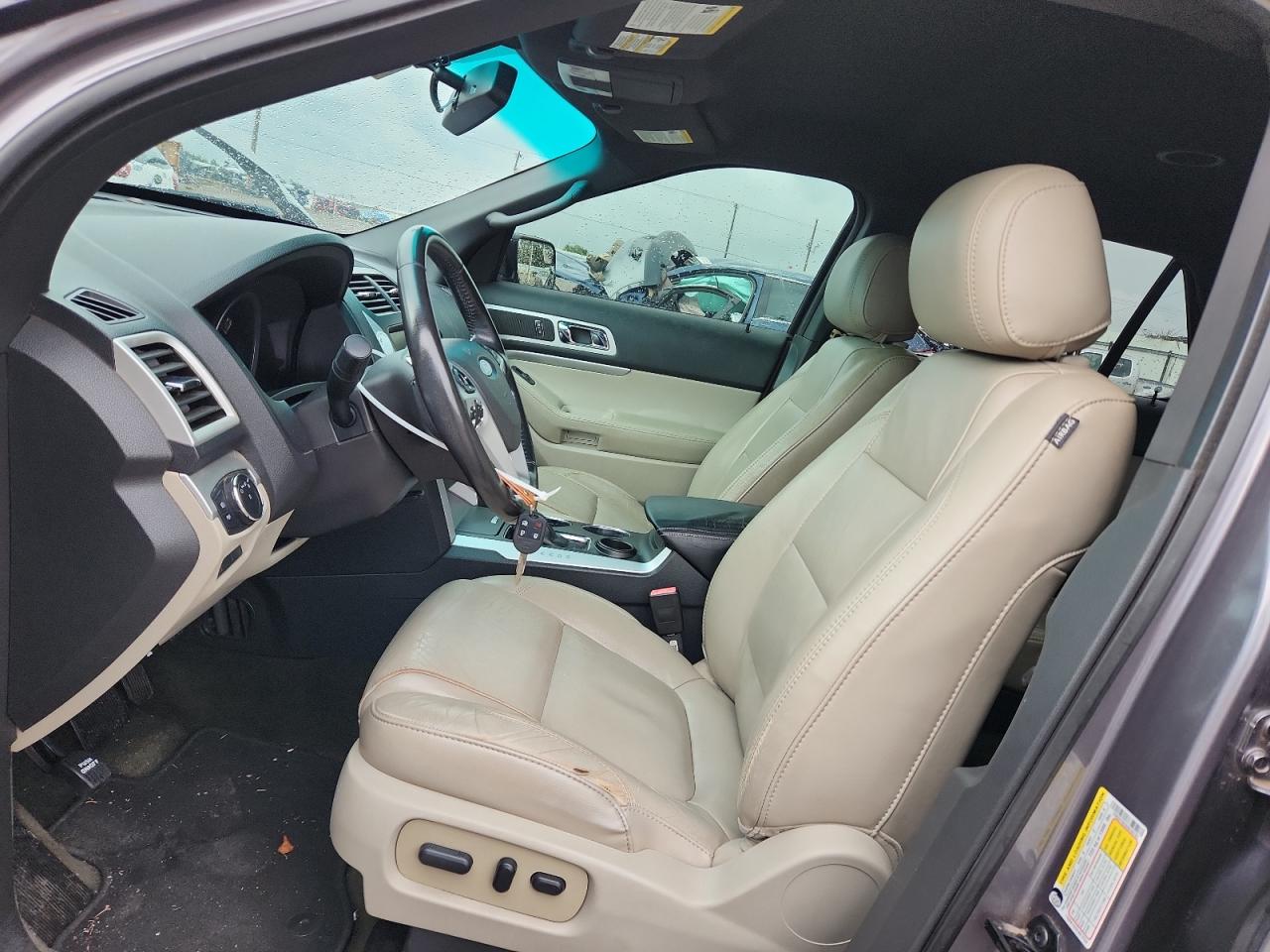 Ford Explorer Xlt Image 13