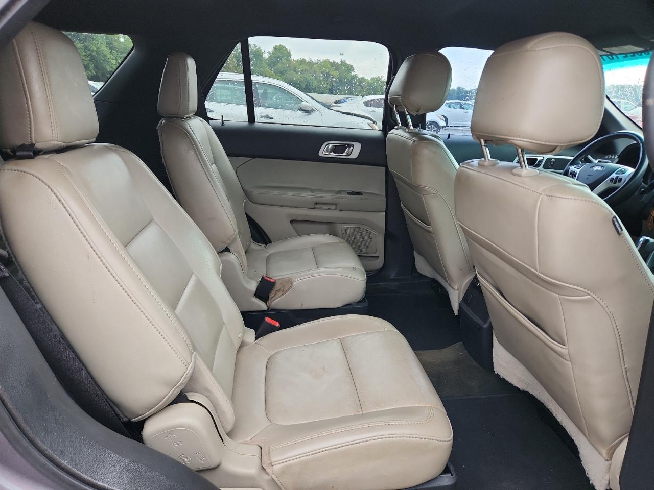 Ford Explorer Xlt Image 11