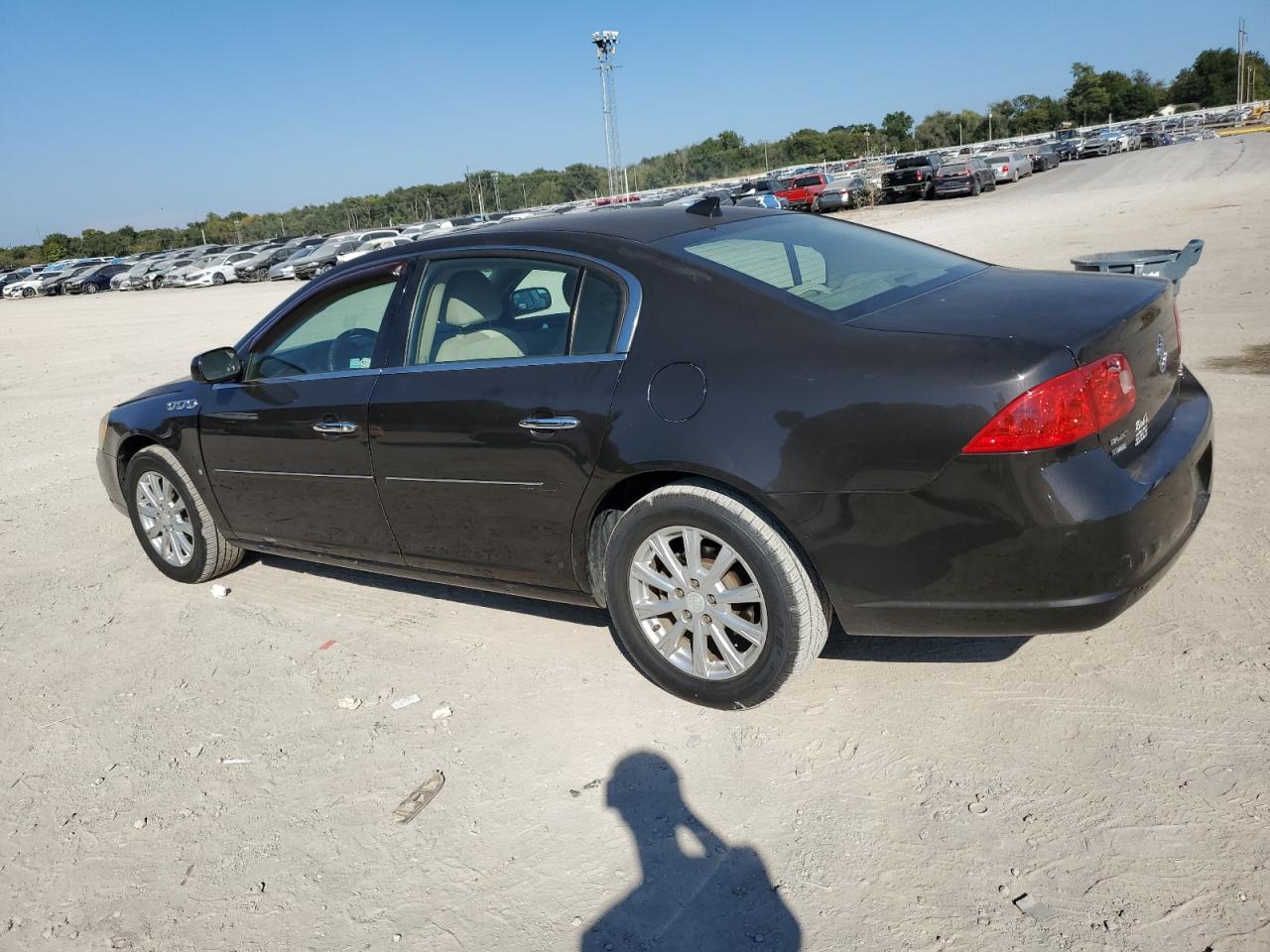 Buick Lucerne Cx Image 2