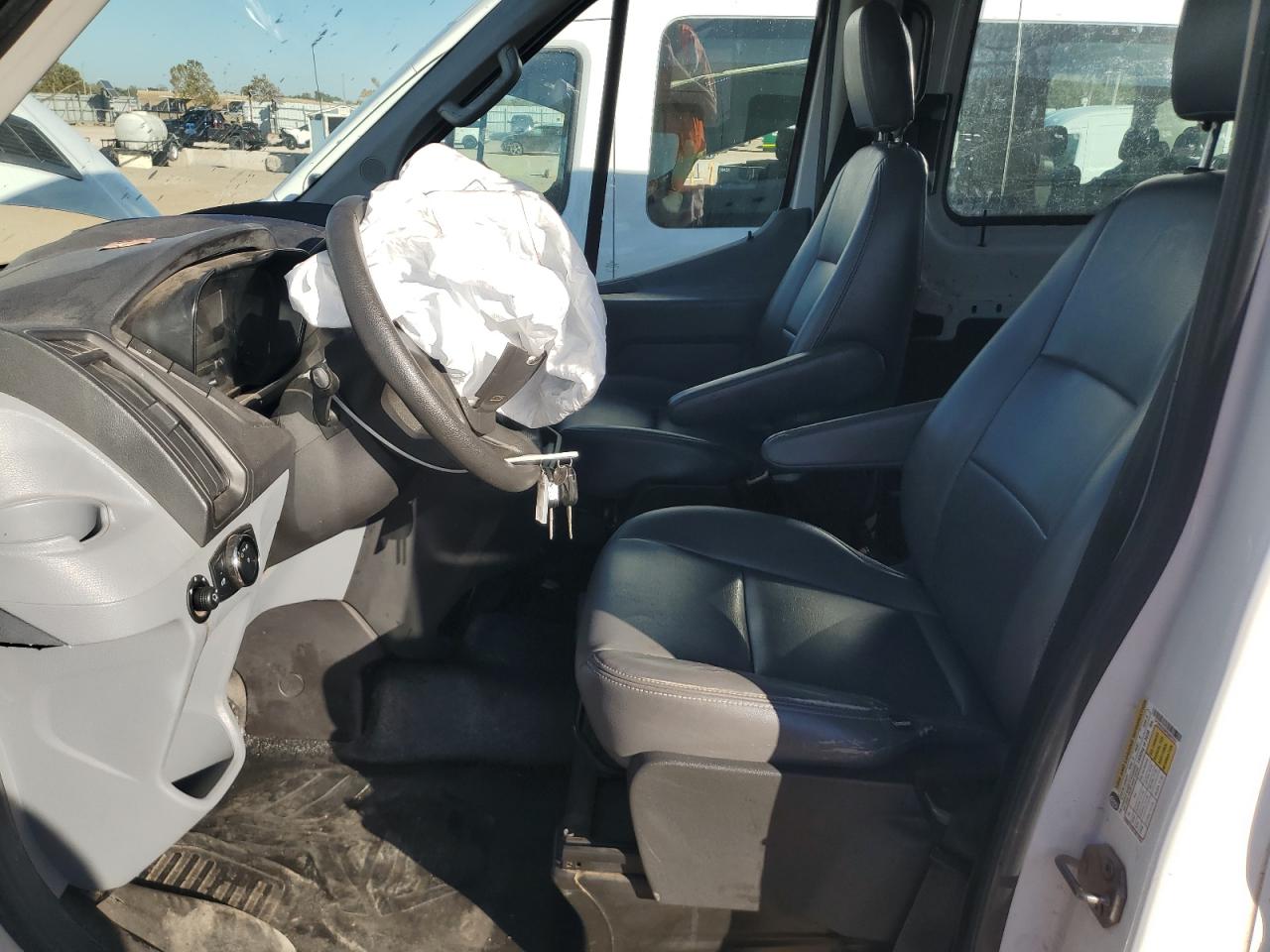 Ford Transit T-250 Image 6