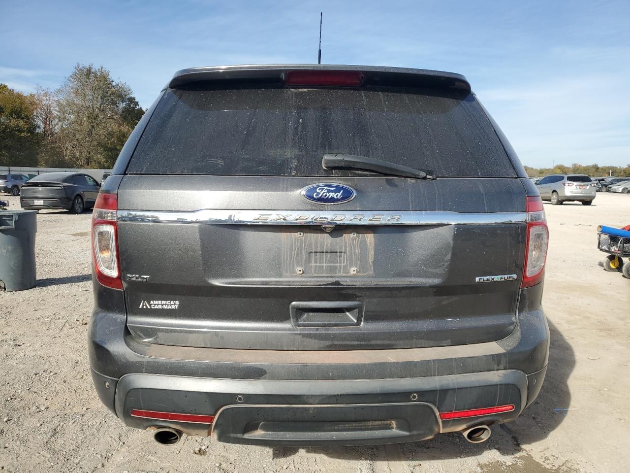 Ford Explorer Xlt Image 3