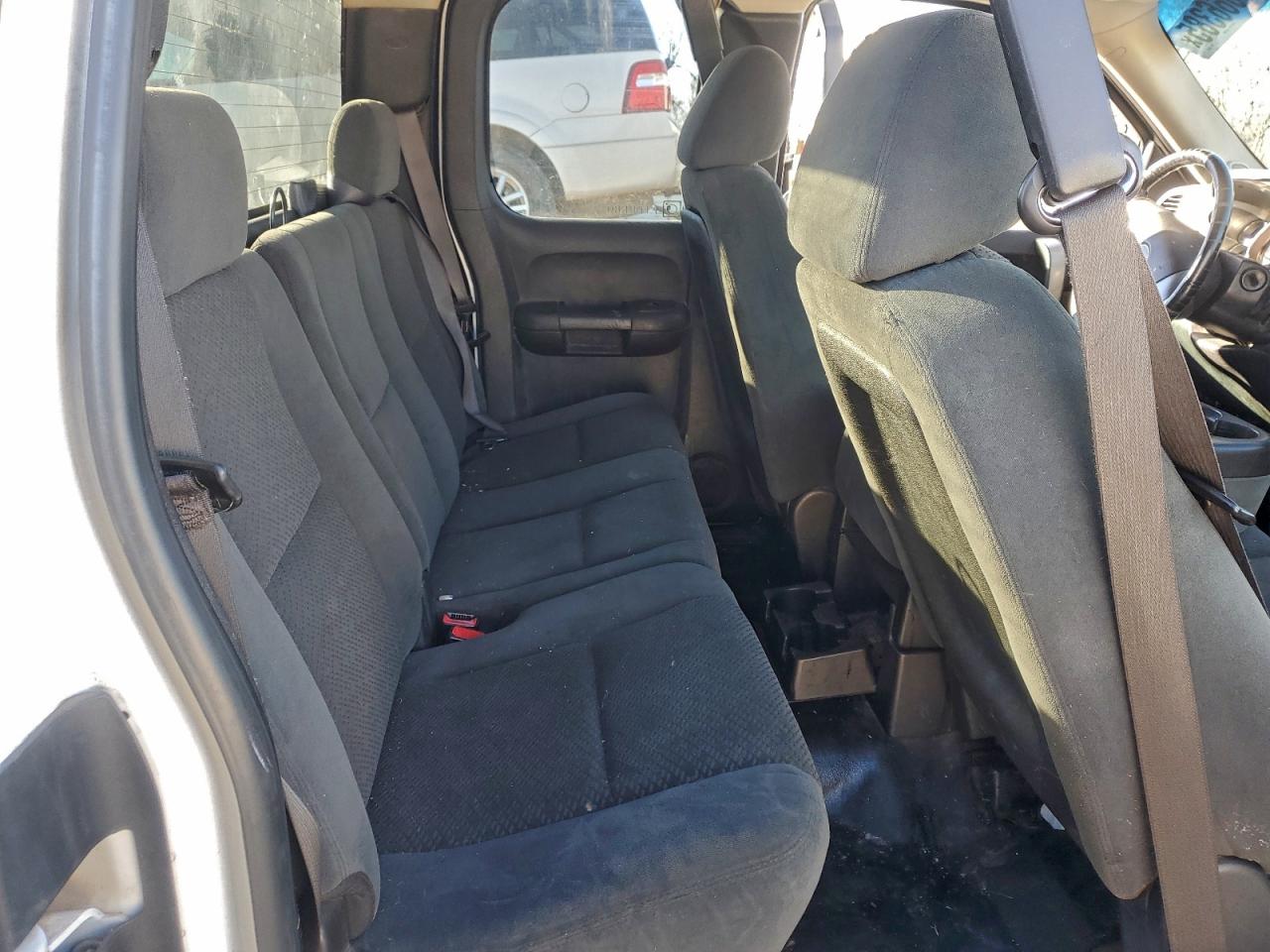 Chevrolet Silverado K1500 Image 5