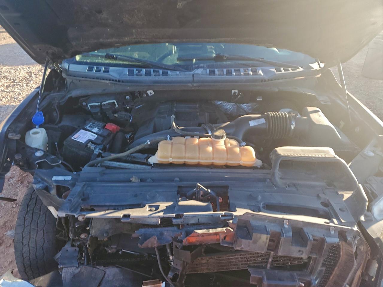 Ford F-150 Supercrew Image 6