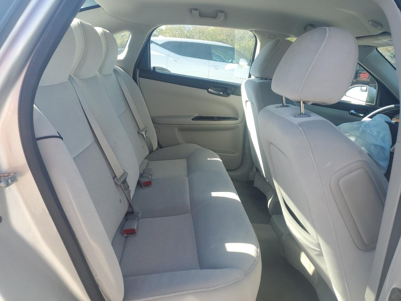 Chevrolet Impala Lt Image 9