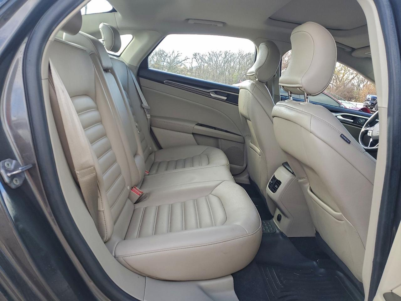 Ford Fusion Sel Image 10