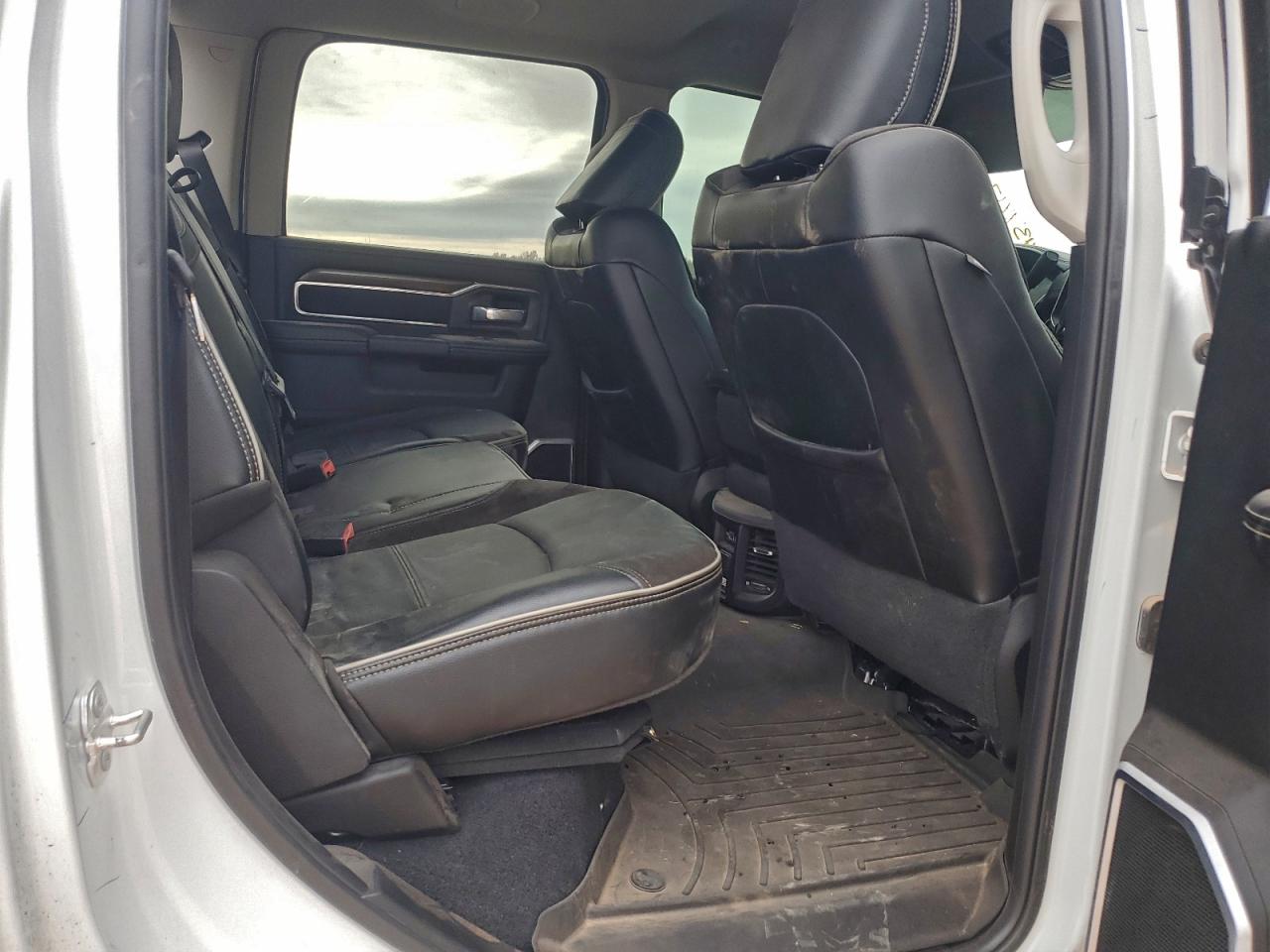 Ram 2500 Laramie Image 8