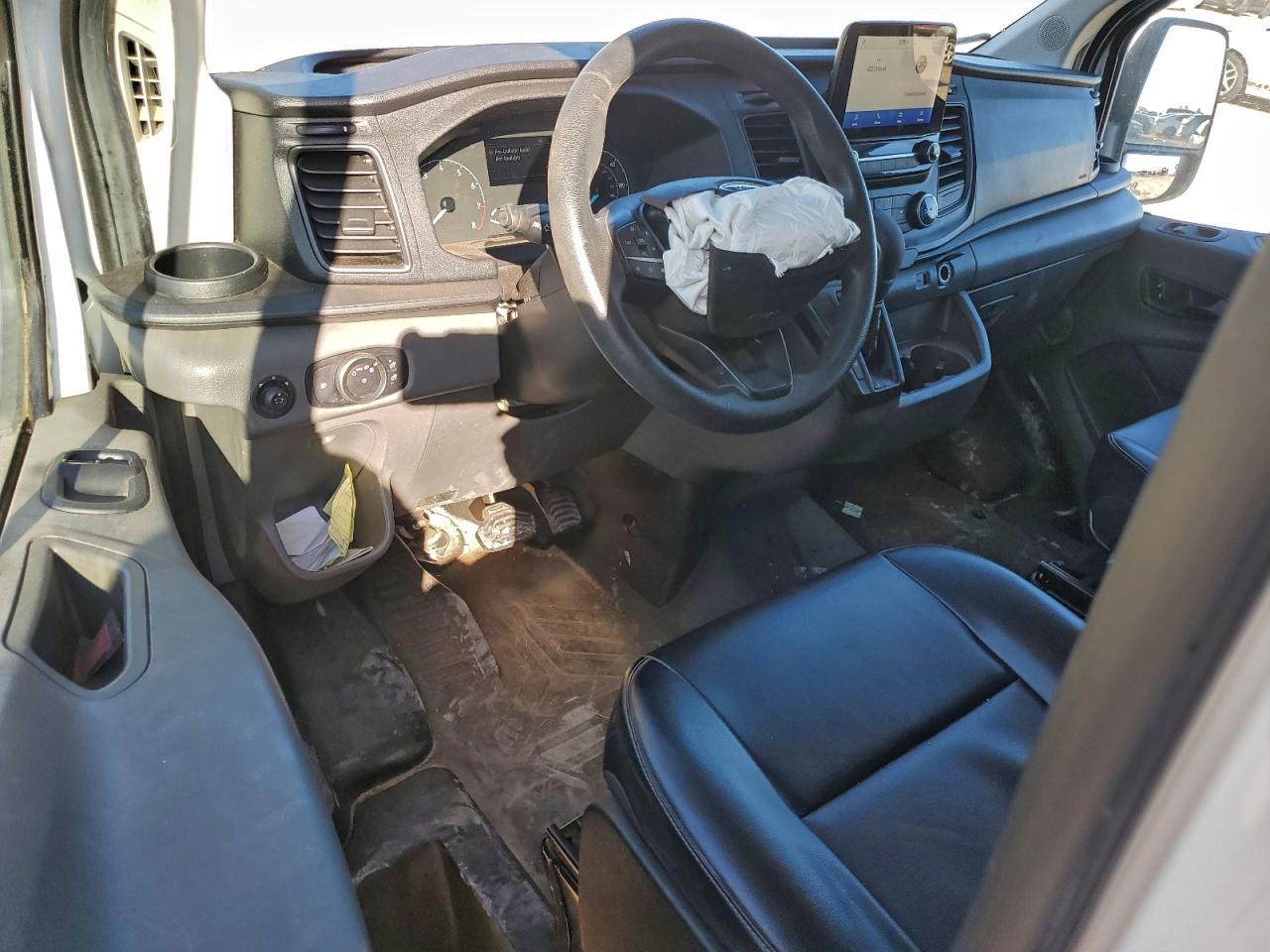 Ford Transit T-250 Image 11