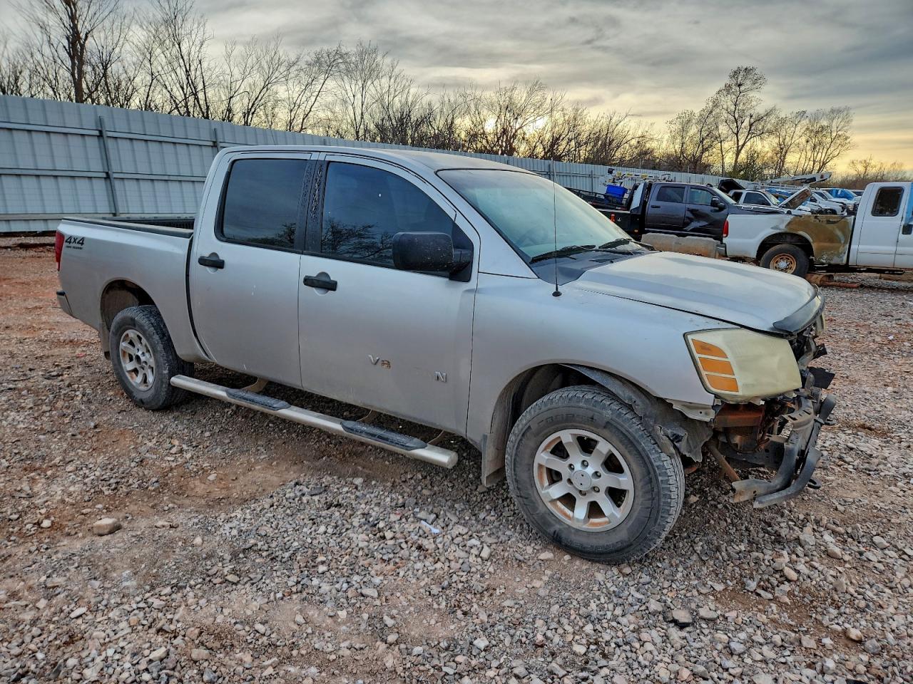 Nissan Titan Xe Image 3