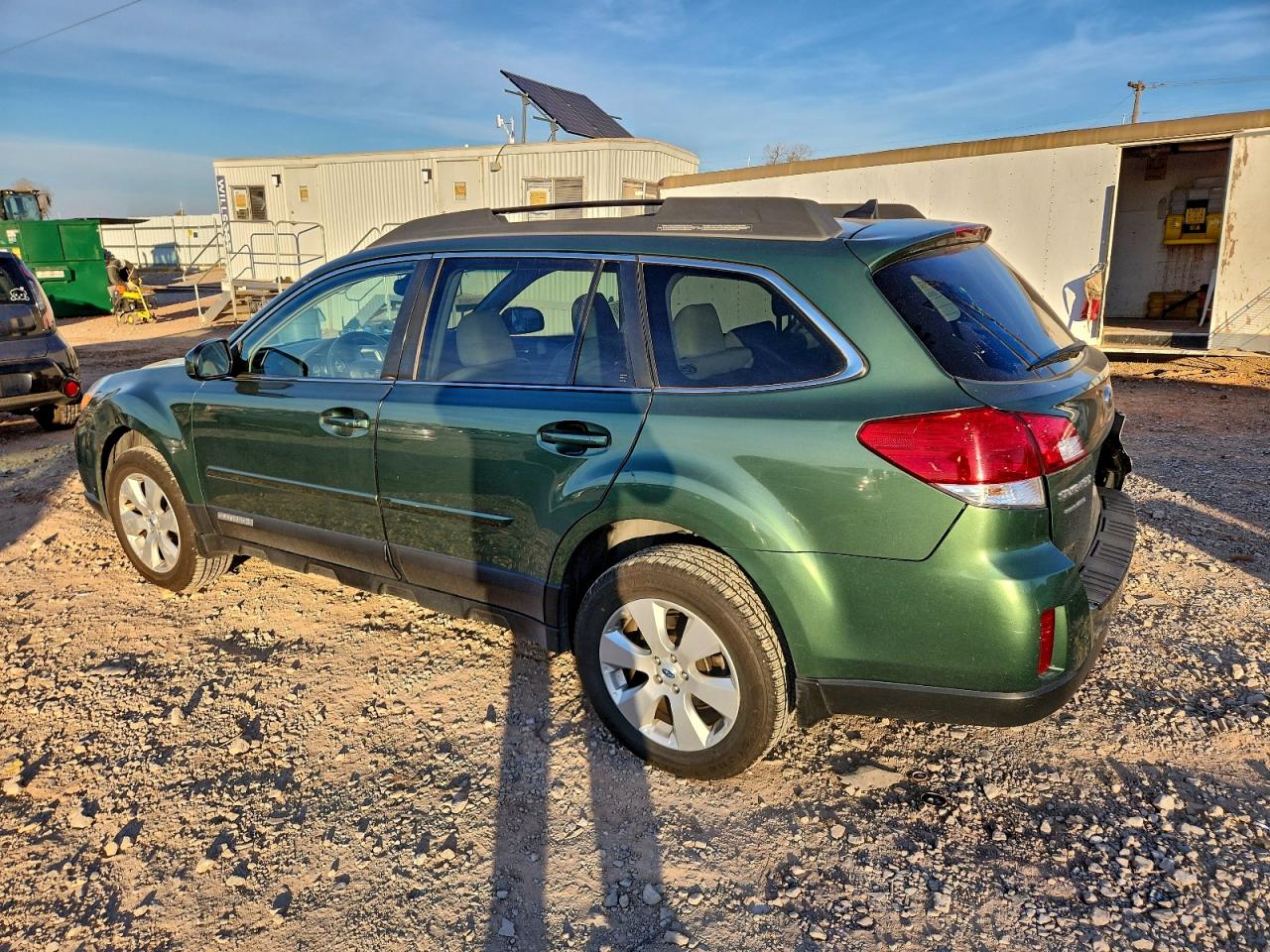 Subaru Outback 2.5i Limited Image 3