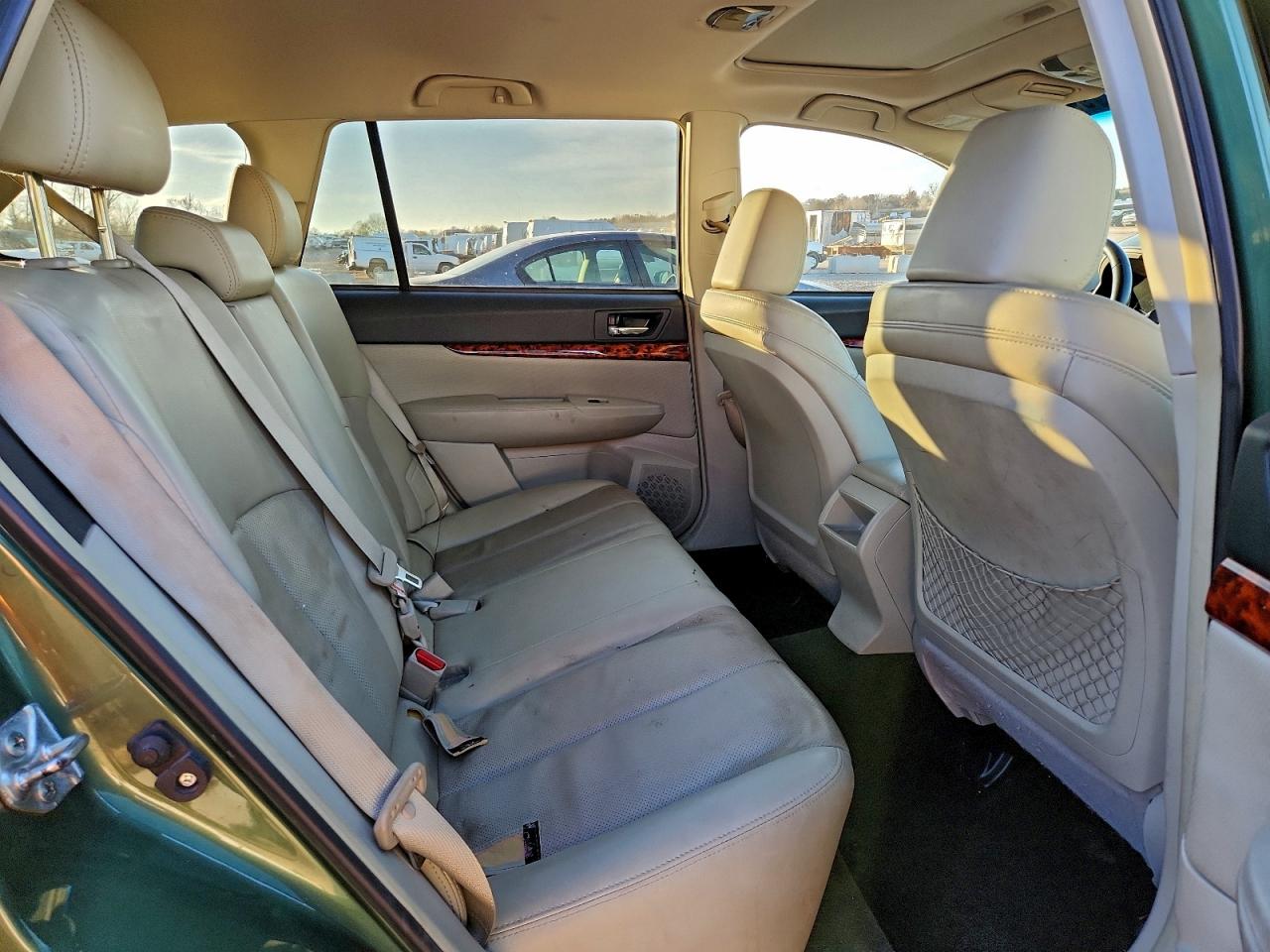 Subaru Outback 2.5i Limited Image 11