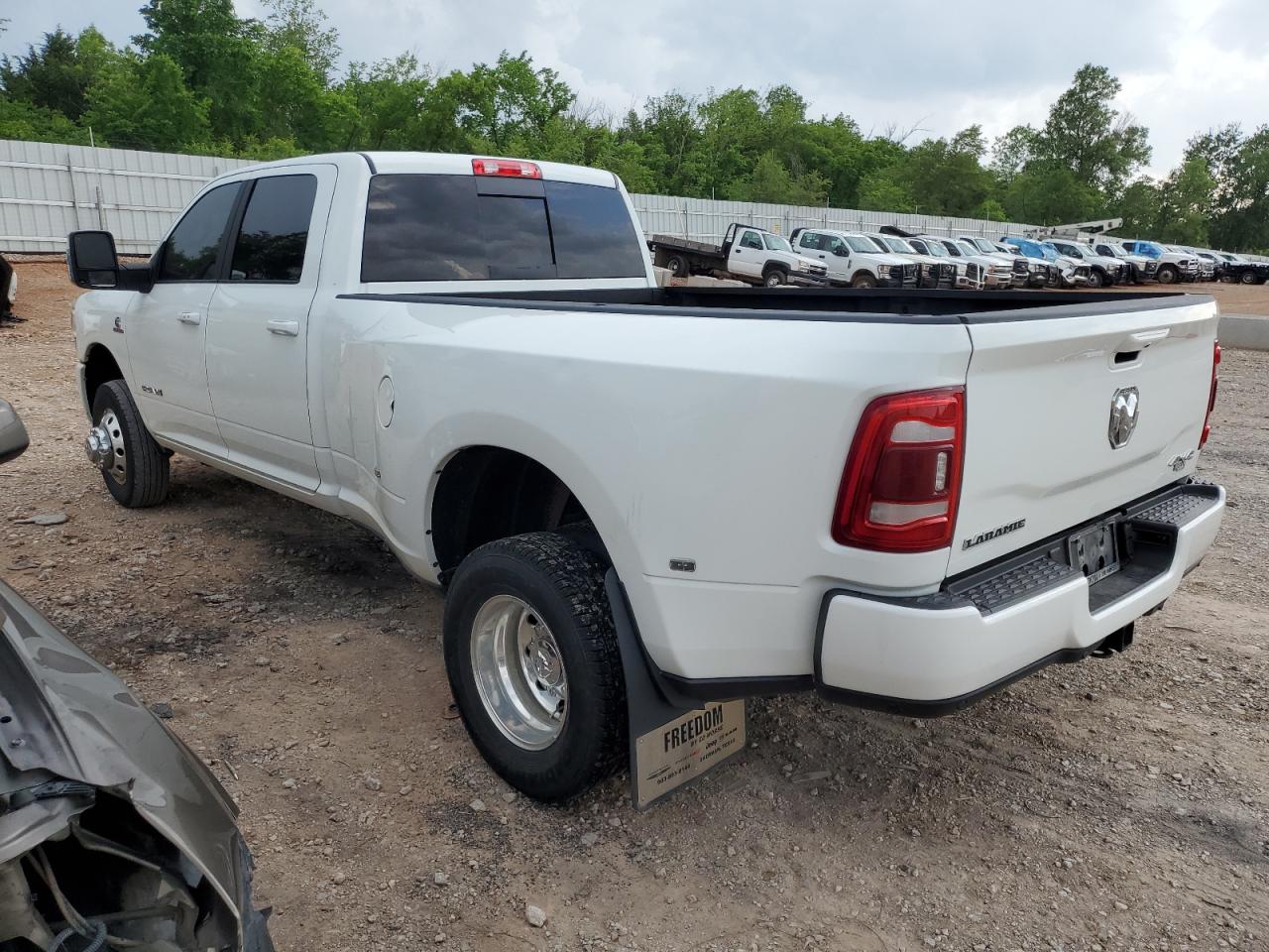 Ram 3500 Laramie Image 4