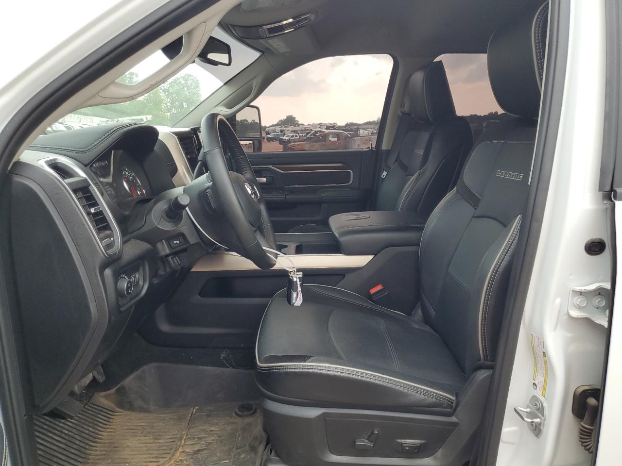 Ram 3500 Laramie Image 6