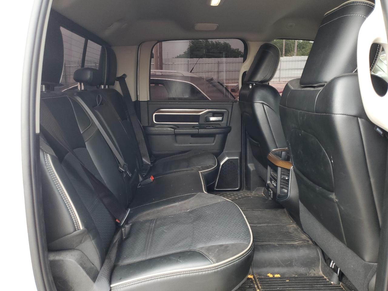 Ram 3500 Laramie Image 7