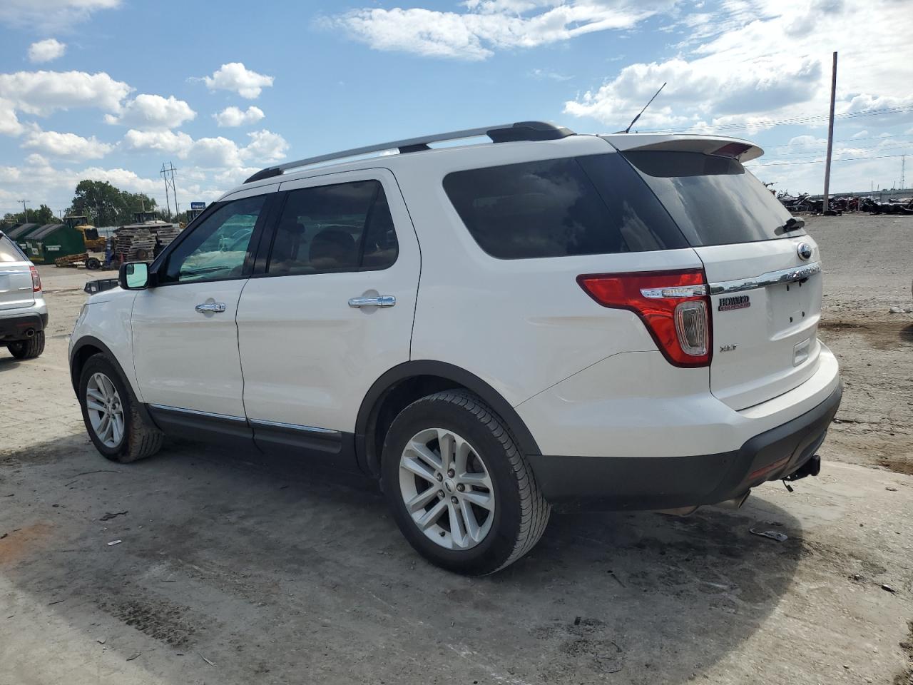 Ford Explorer Xlt Image 3