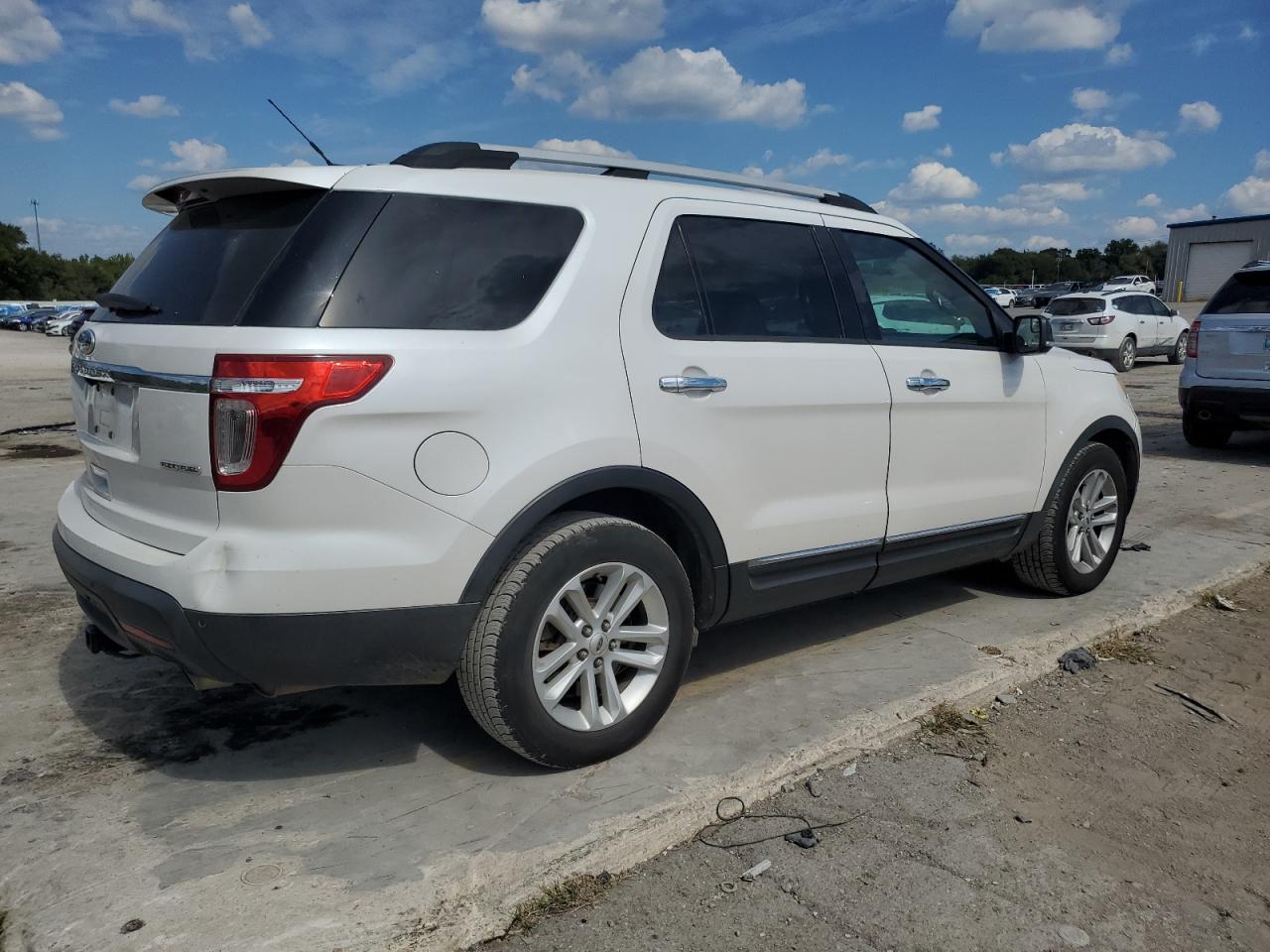 Ford Explorer Xlt Image 4