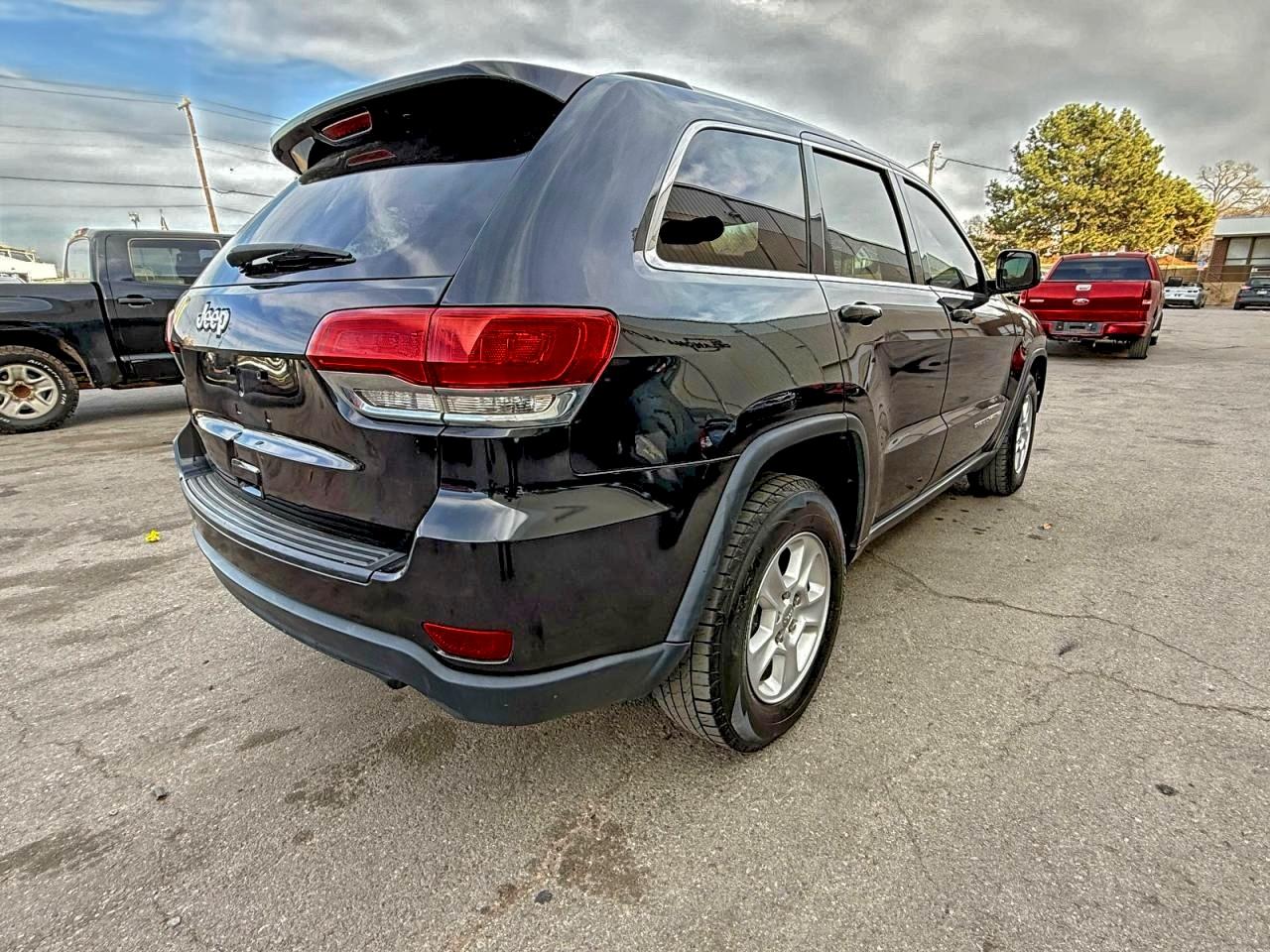 Jeep Grand Cherokee Laredo Image 7