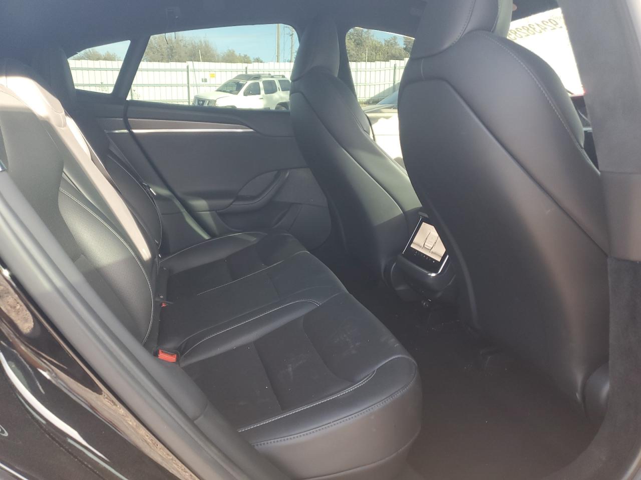 Tesla Model S Image 4