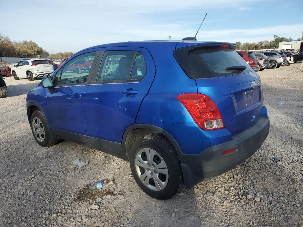 Chevrolet Trax Ls Image 2
