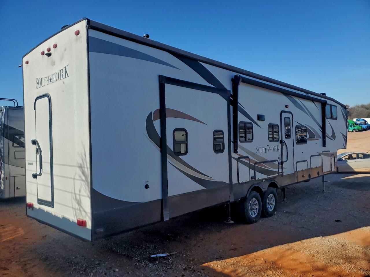 Crui 5thwheel Image 4