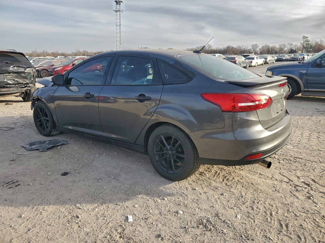 Ford Focus Se Image 12