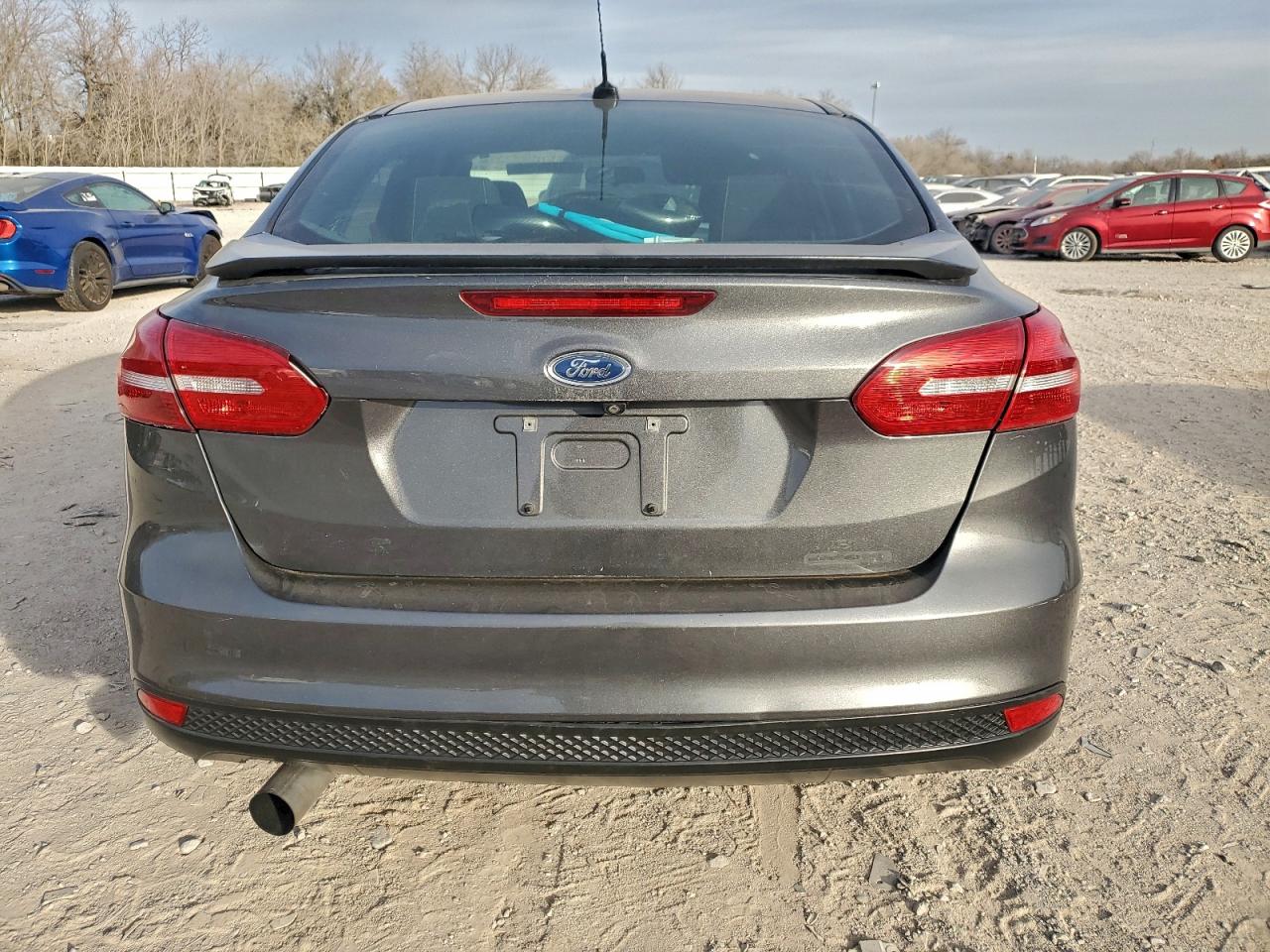 Ford Focus Se Image 11