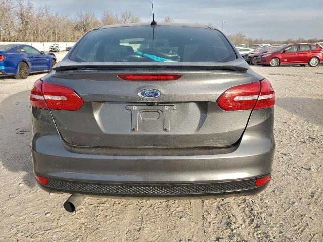 Ford Focus Se Image 11