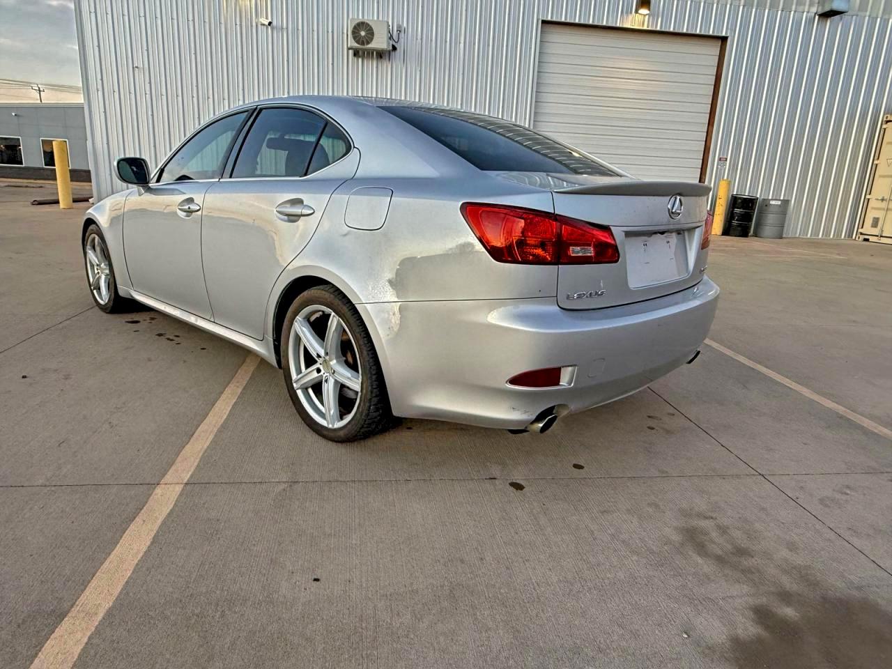 Lexus Is 350 Image 2