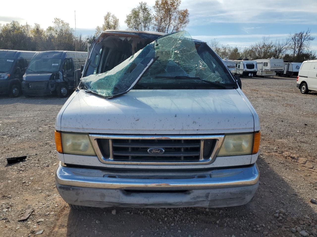 Ford Econoline E350 Super Duty Wagon Image 6