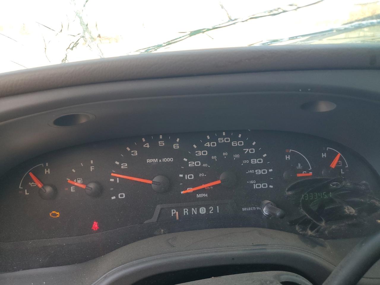 Ford Econoline E350 Super Duty Wagon Image 8