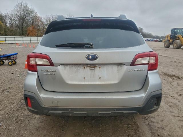 Subaru Outback 2.5i Limited Image 5