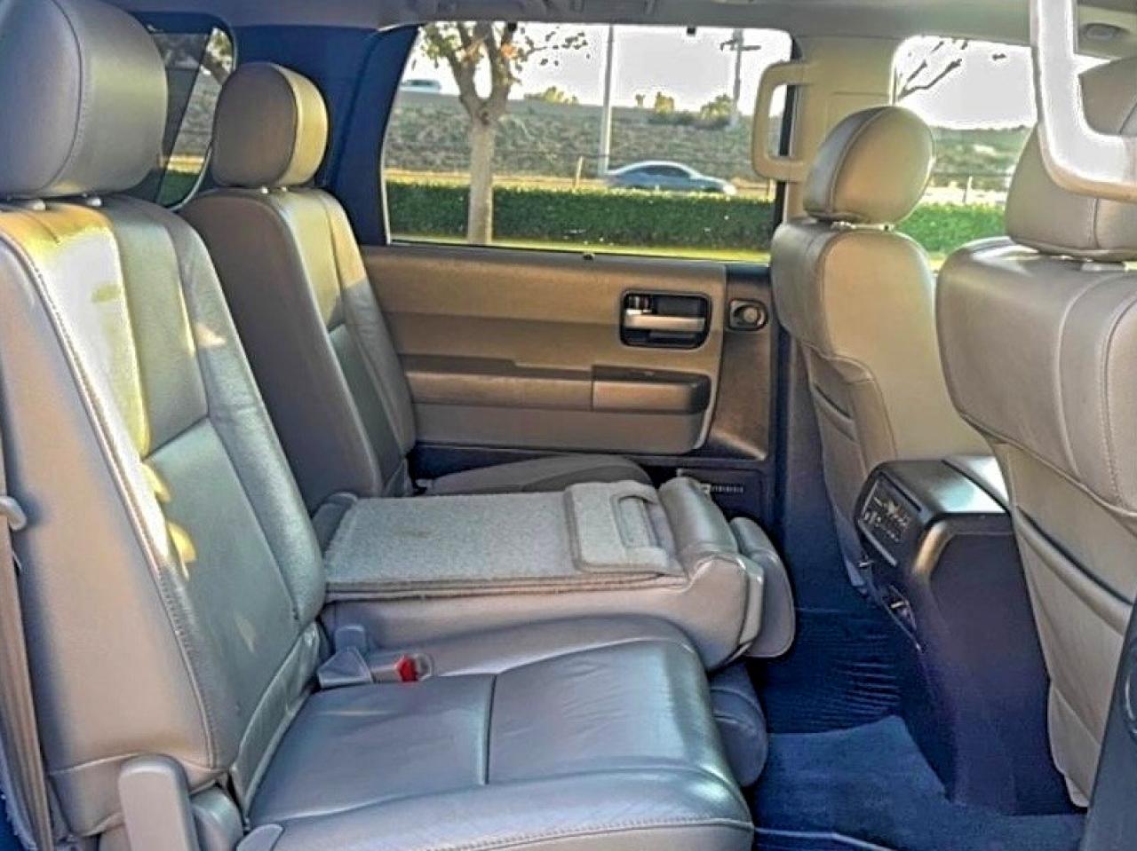 Toyota Sequoia Limited Image 10