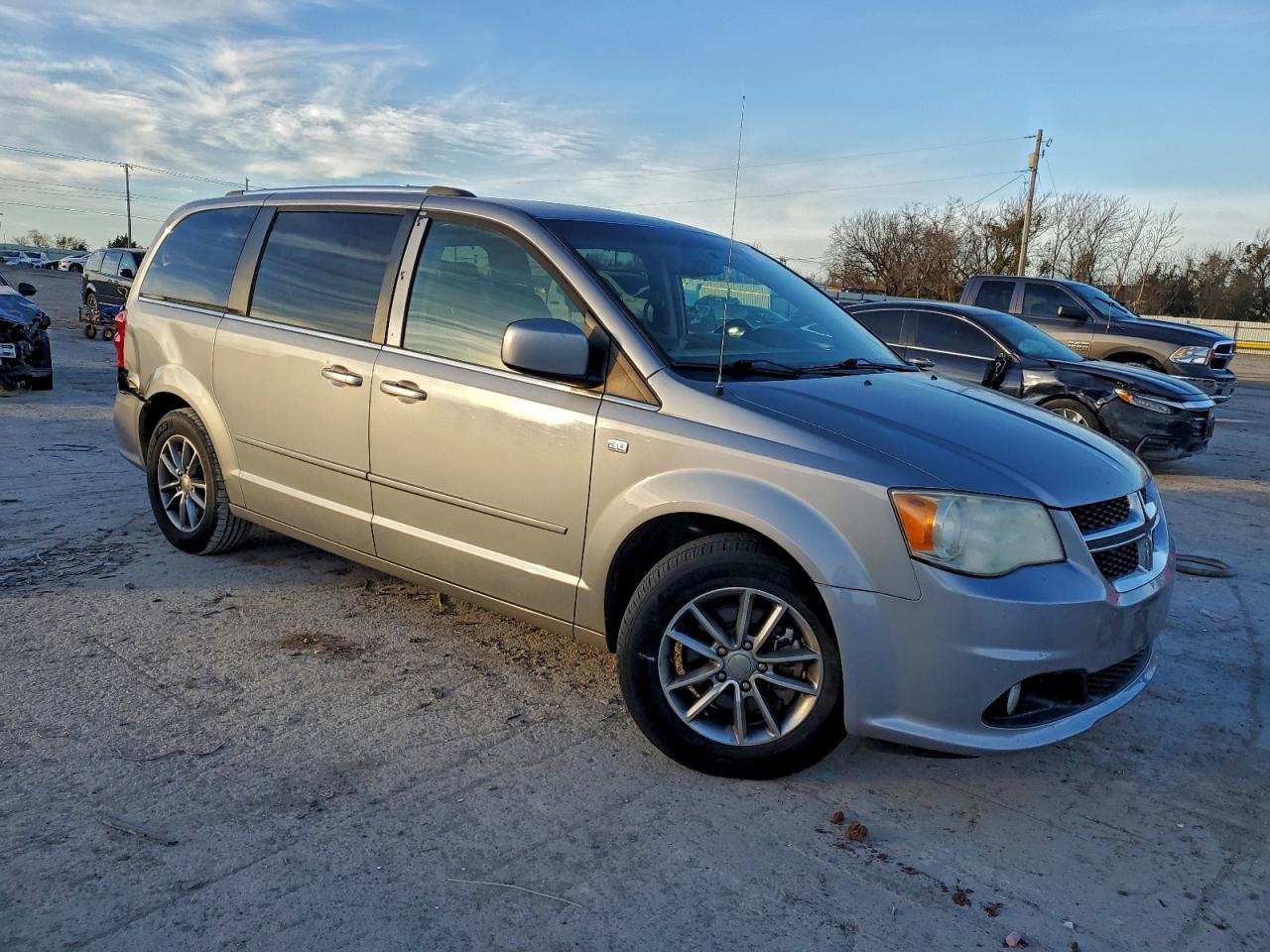 Dodge Caravan Sxt Image 4