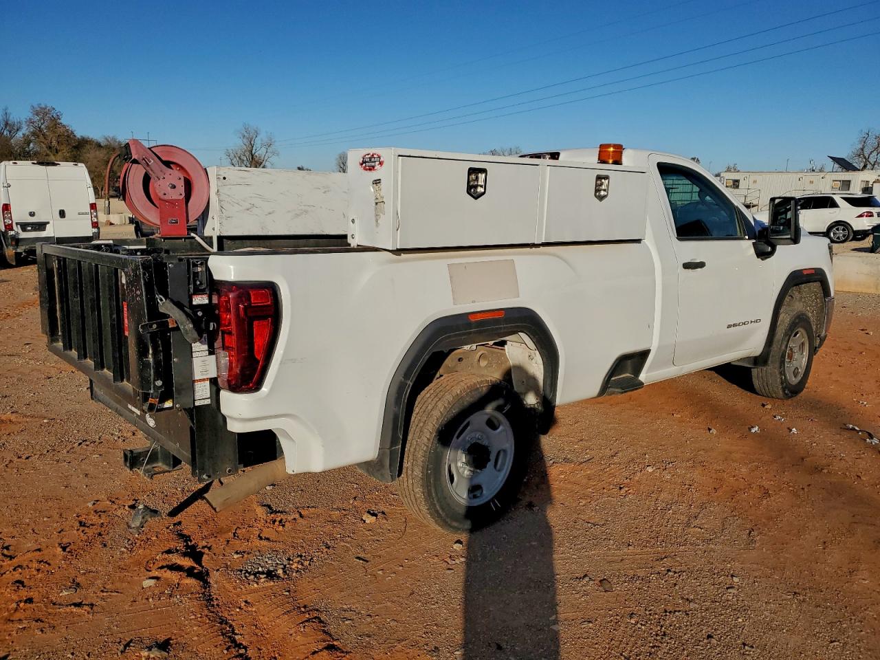 GMC Sierra C2500 Heavy Duty Image 2