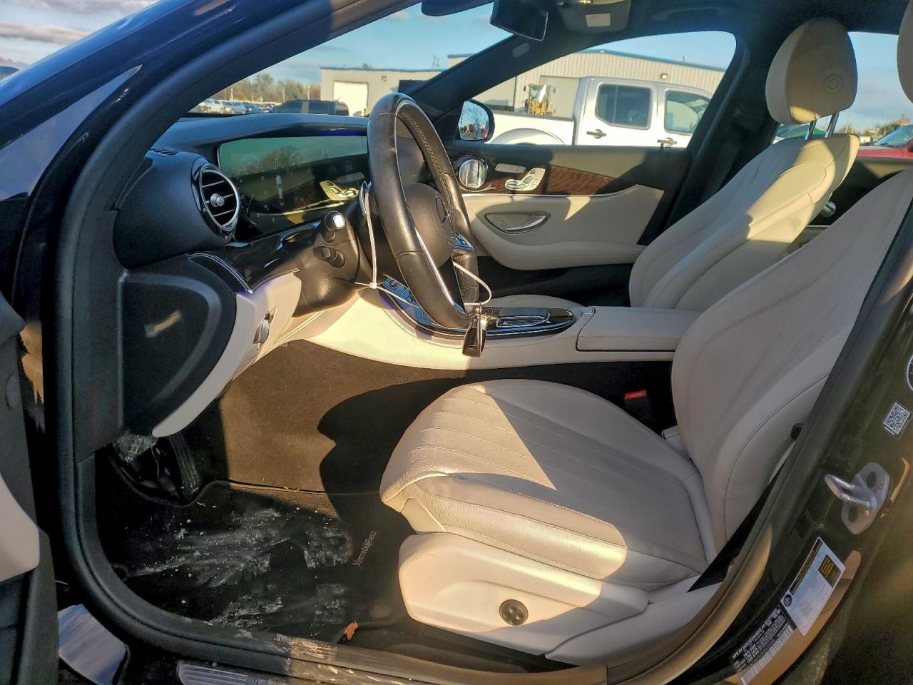 Mercedes-Benz E-Class 350 Image 6