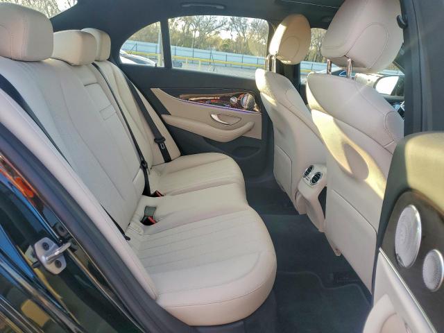 Mercedes-Benz E-Class 350 Image 12