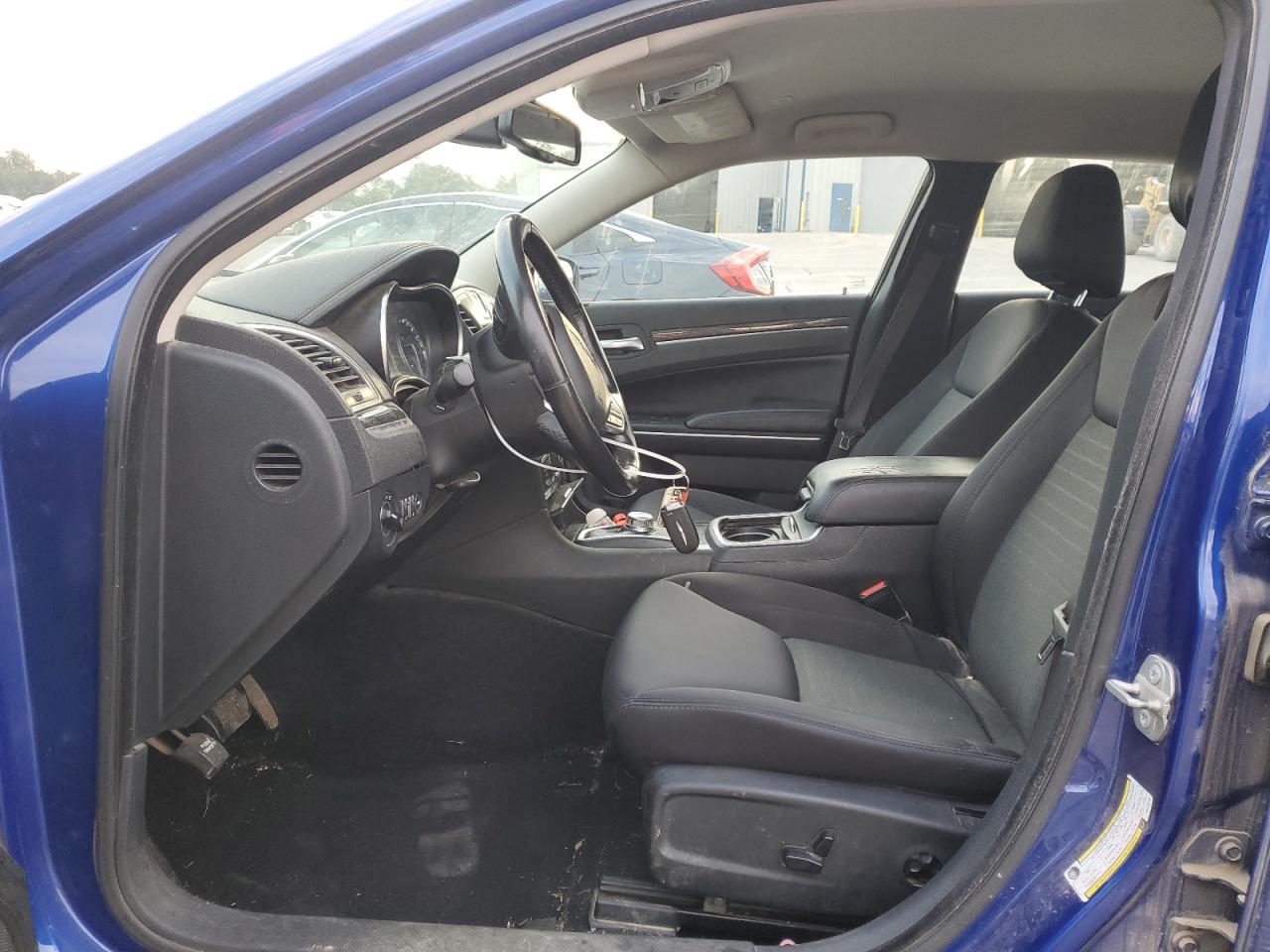 Chrysler 300 Touring Image 10