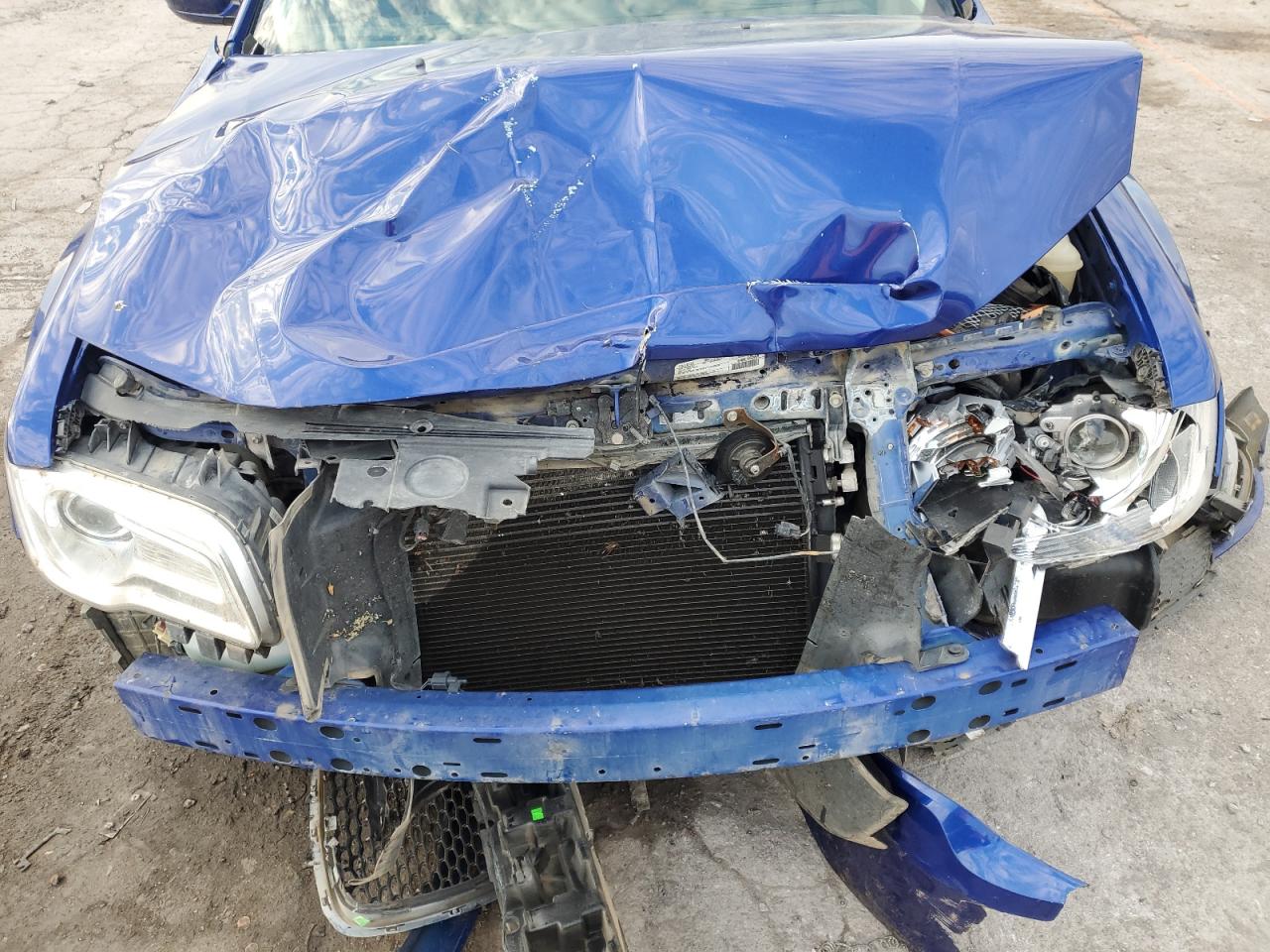 Chrysler 300 Touring Image 12