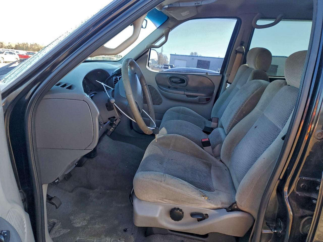 Ford F-150 Supercrew Image 5