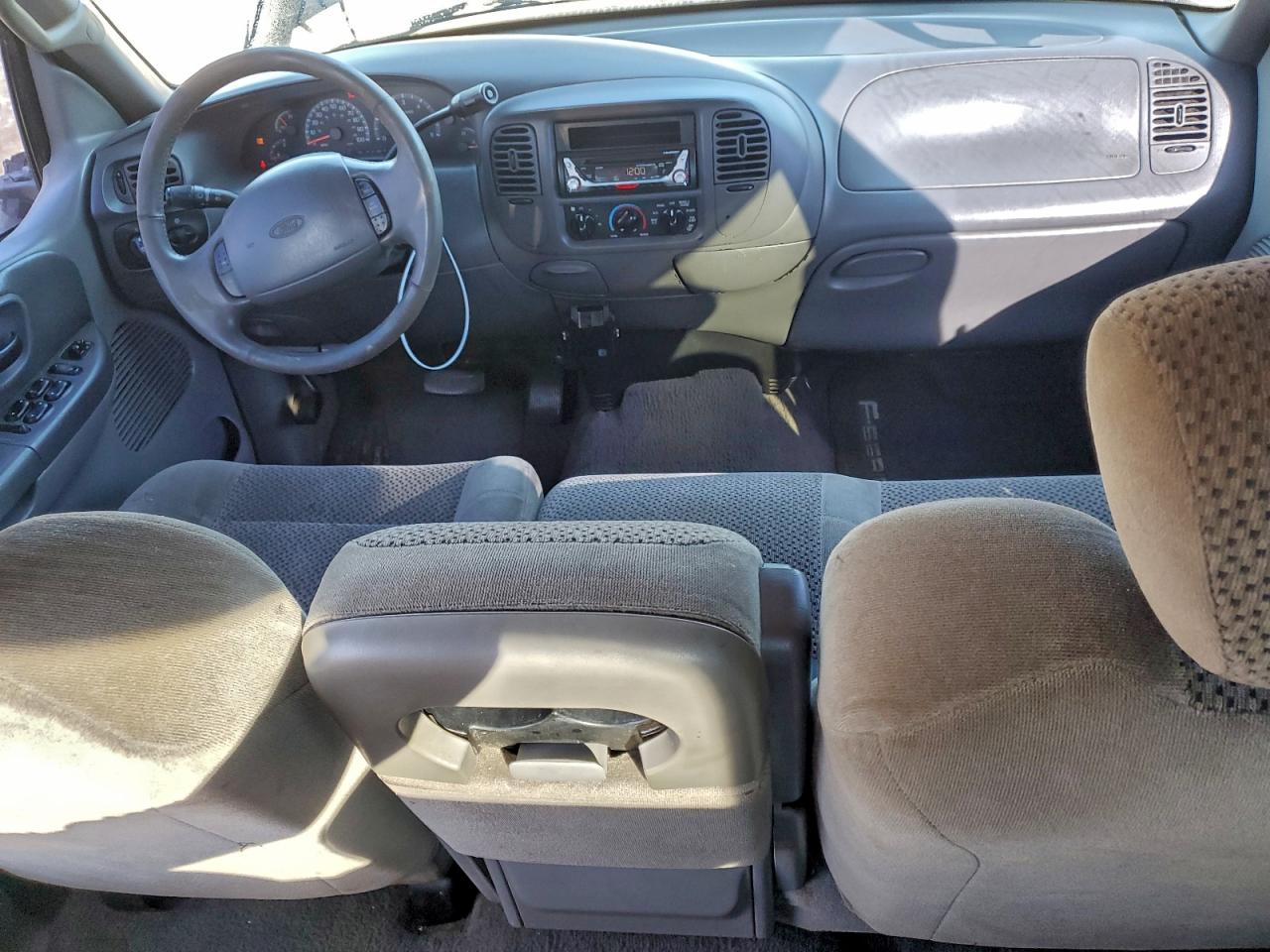 Ford F-150 Supercrew Image 4