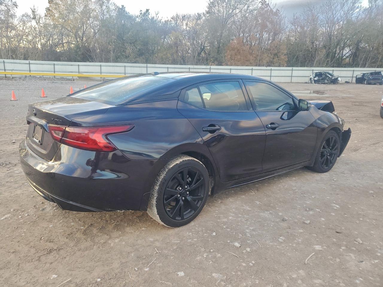 Nissan Maxima 3.5s Image 9