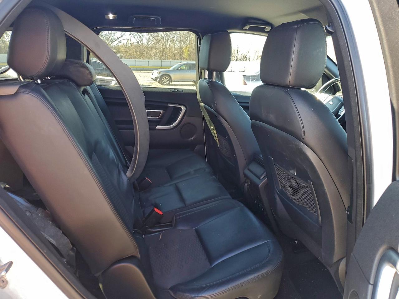 Land Rover Discovery Se Image 9