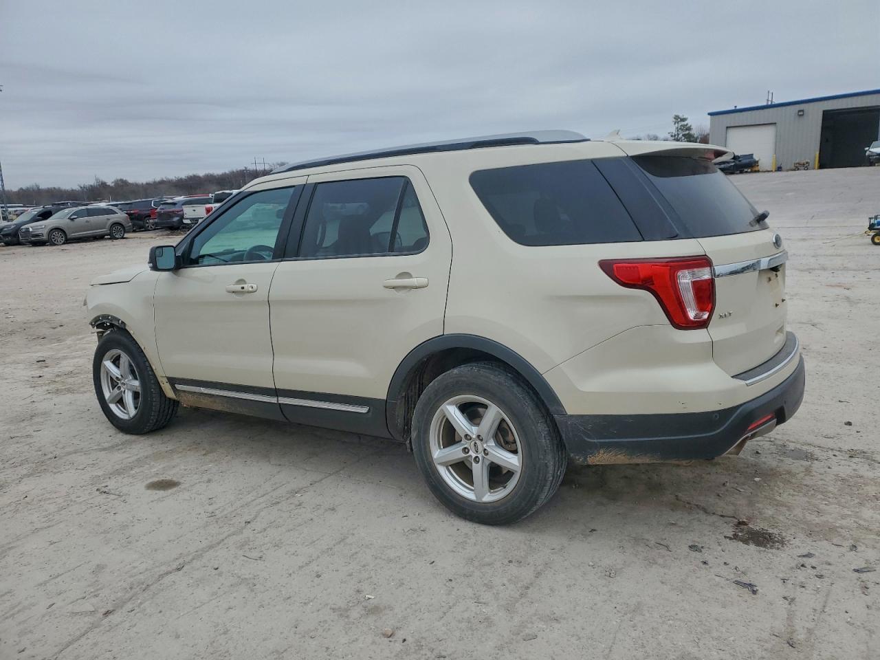 Ford Explorer Xlt Image 14