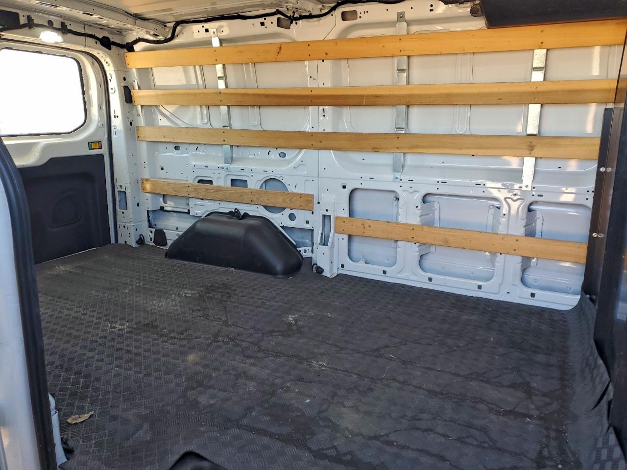 Ford Transit T-250 Image 6