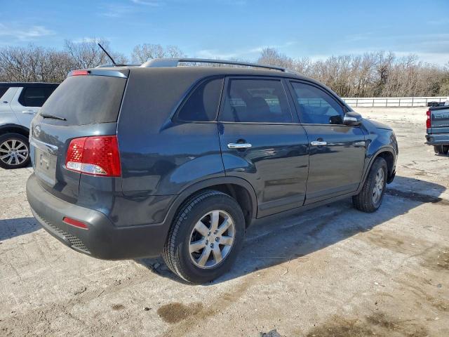 Kia Sorento Base Image 2