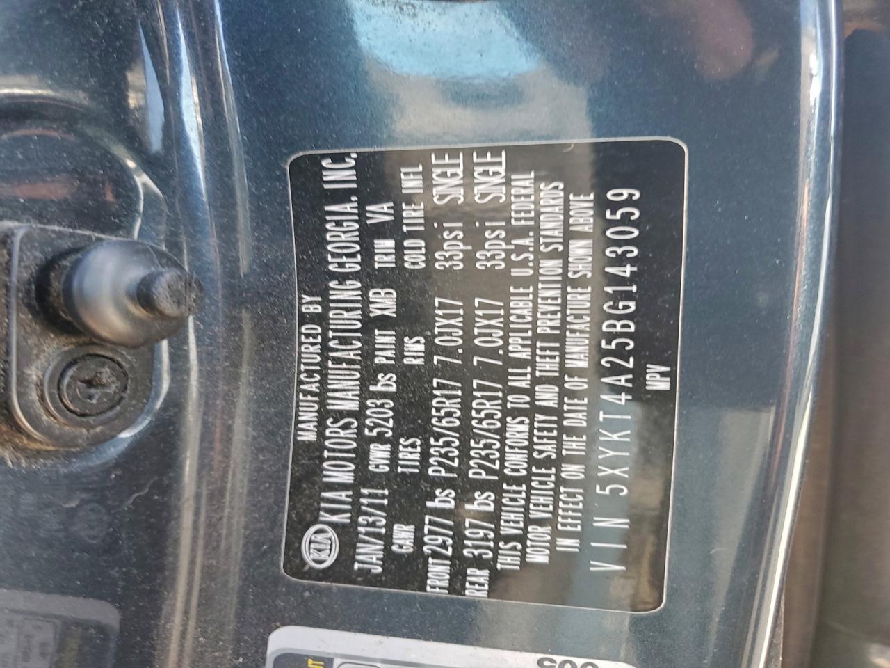 Kia Sorento Base Image 13