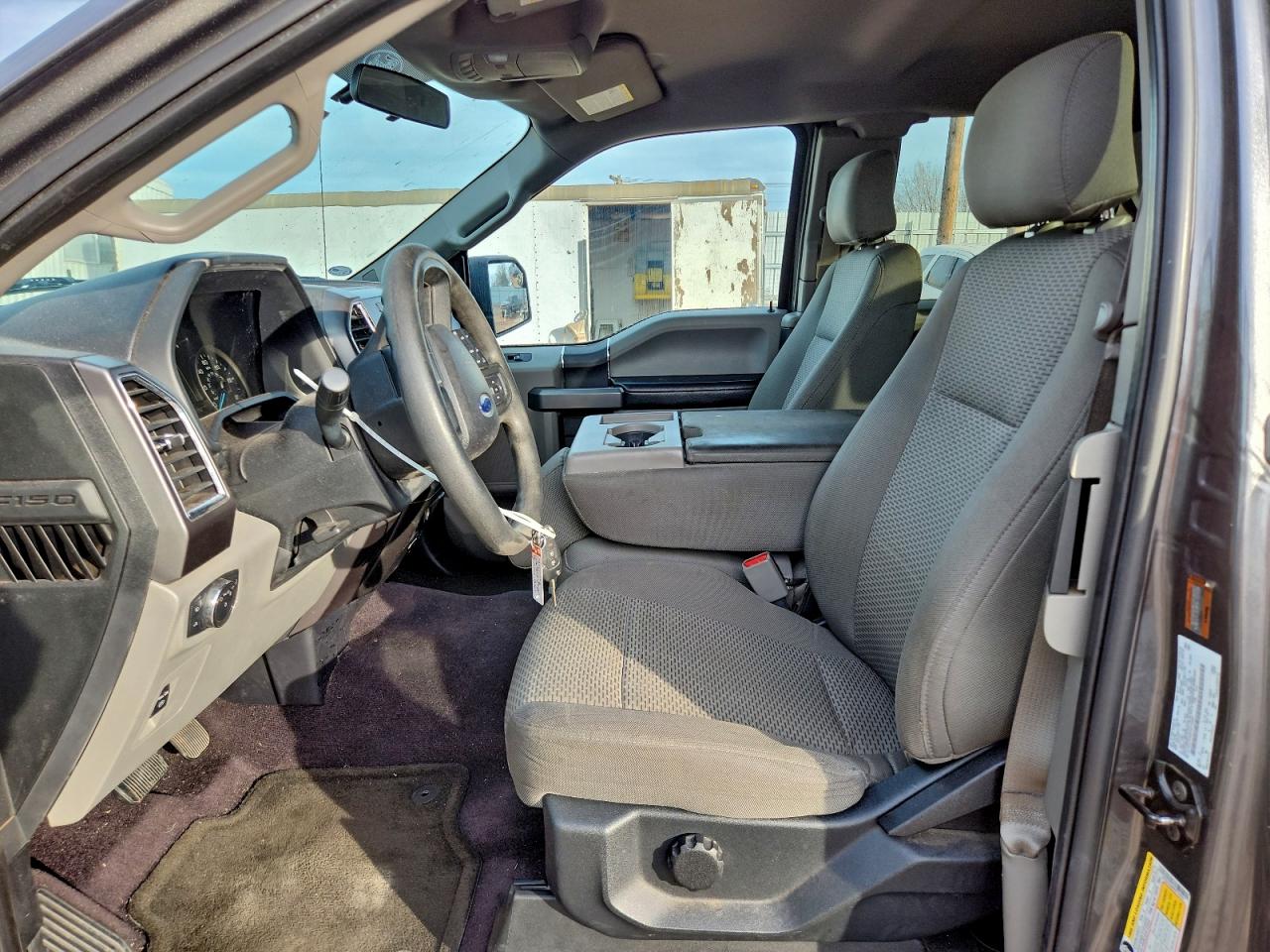 Ford F-150 Super Cab Image 9