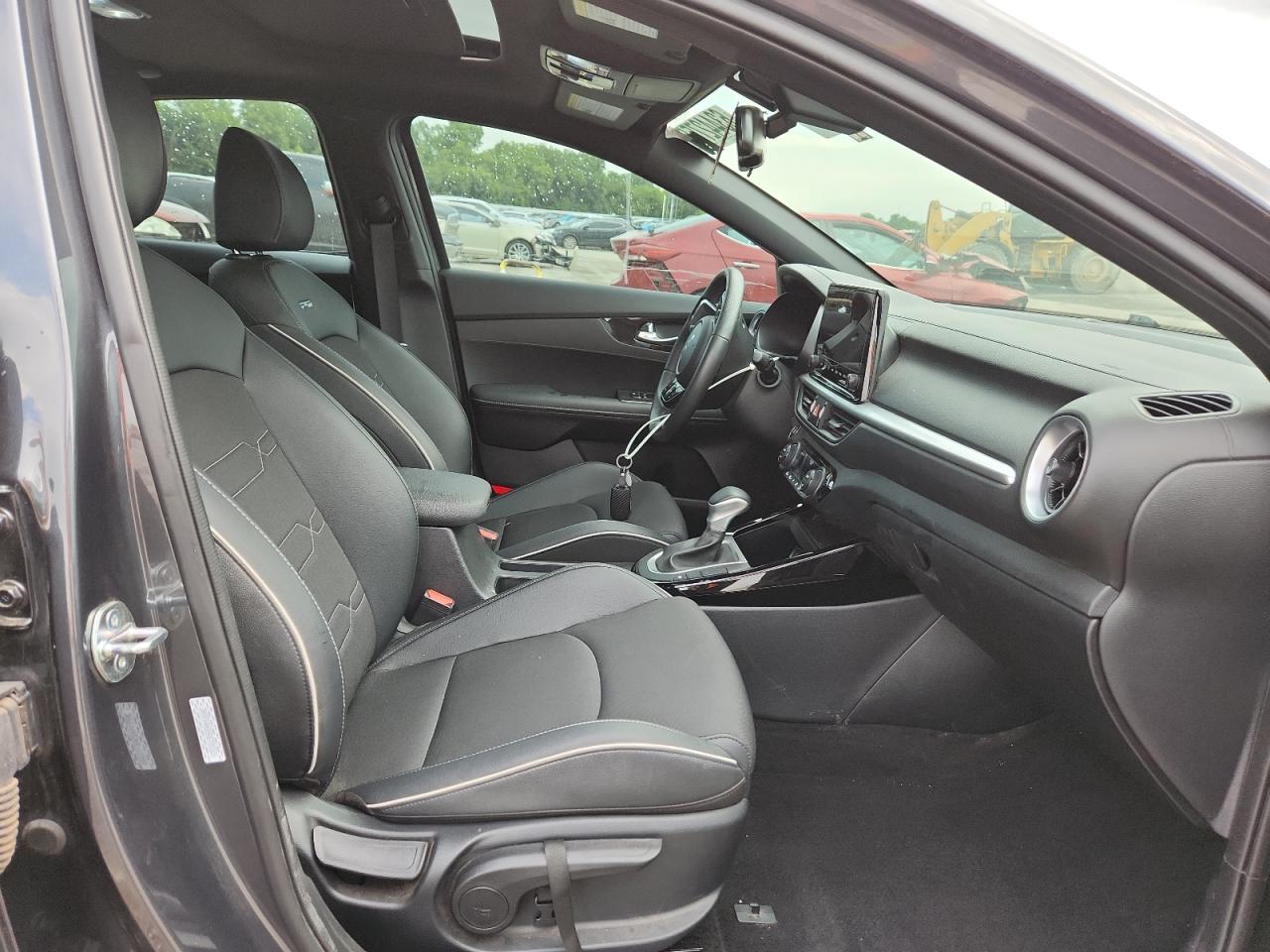 Kia Forte Gt Line Image 4